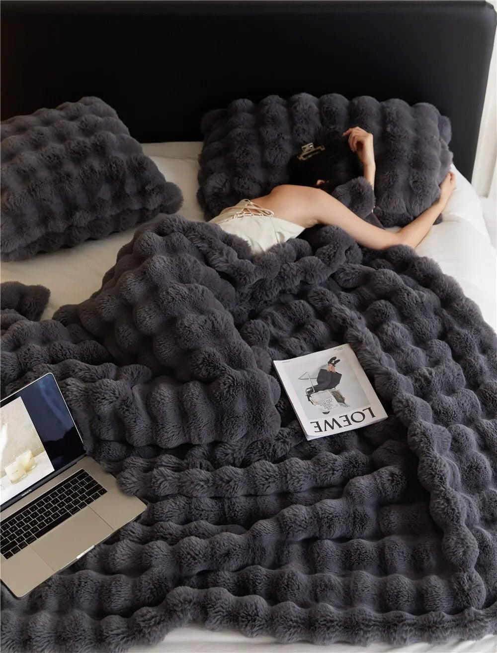 Fleece Throw Blanket for Sofa and Bed
