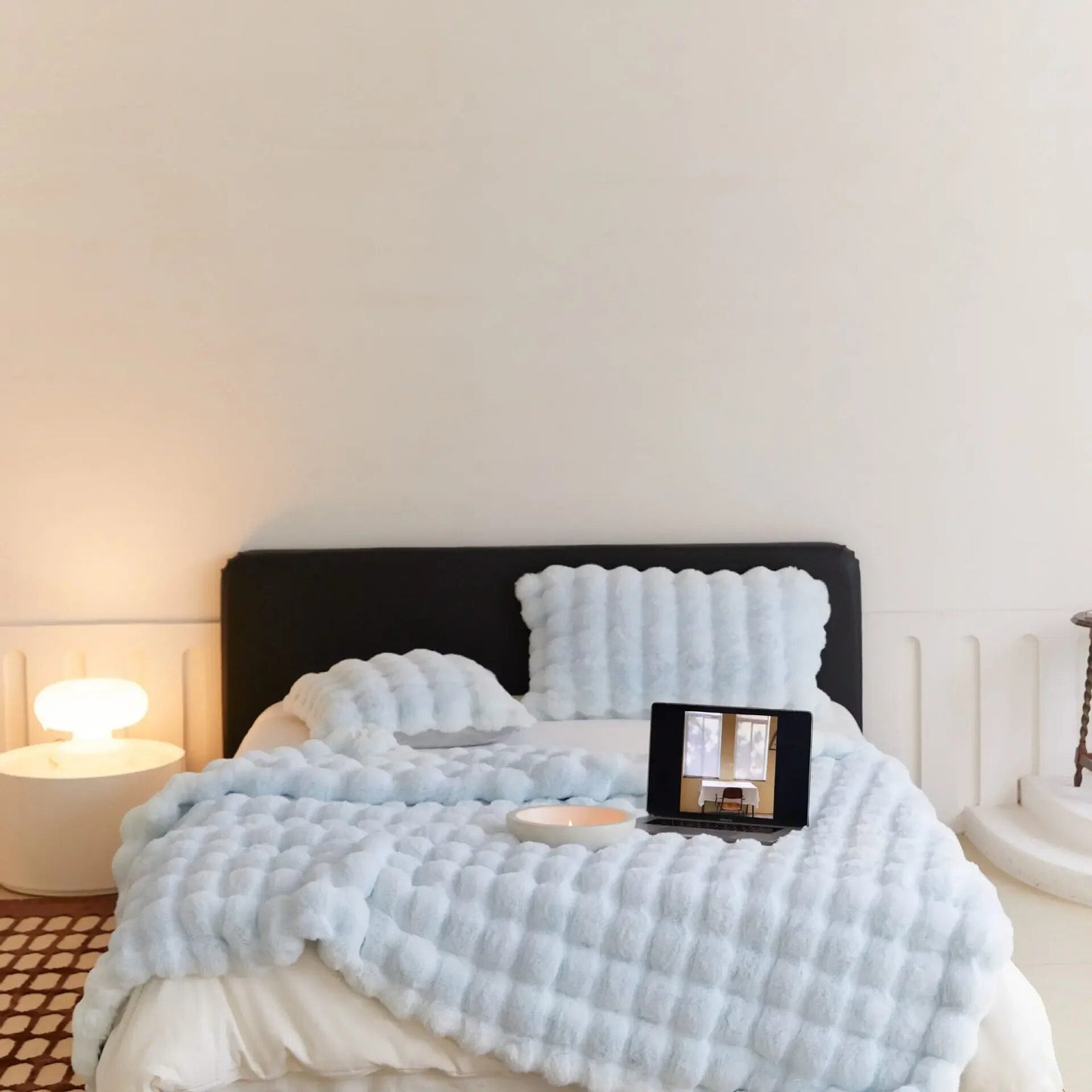 Fleece Throw Blanket for Sofa and Bed