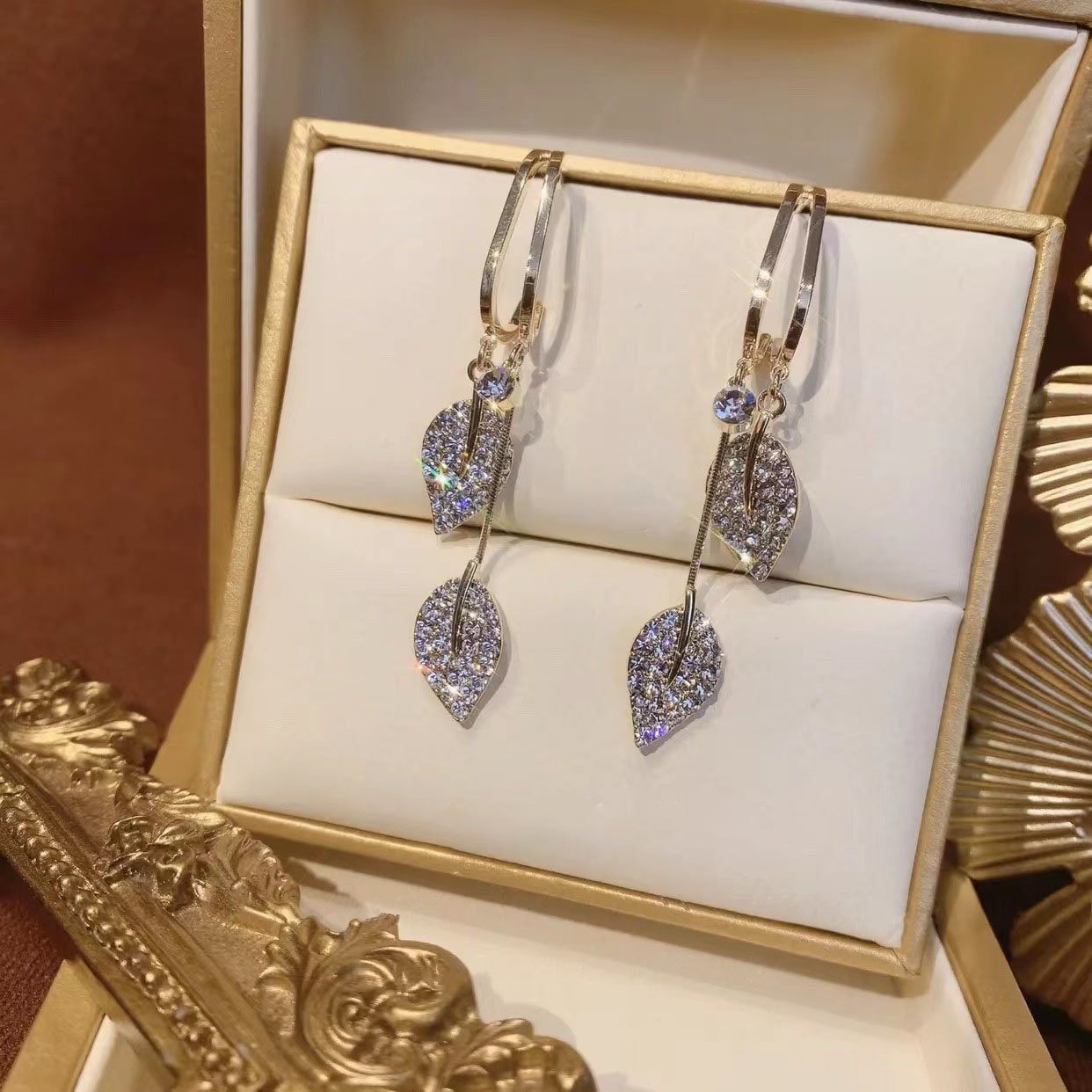 Natural shell zircon earrings