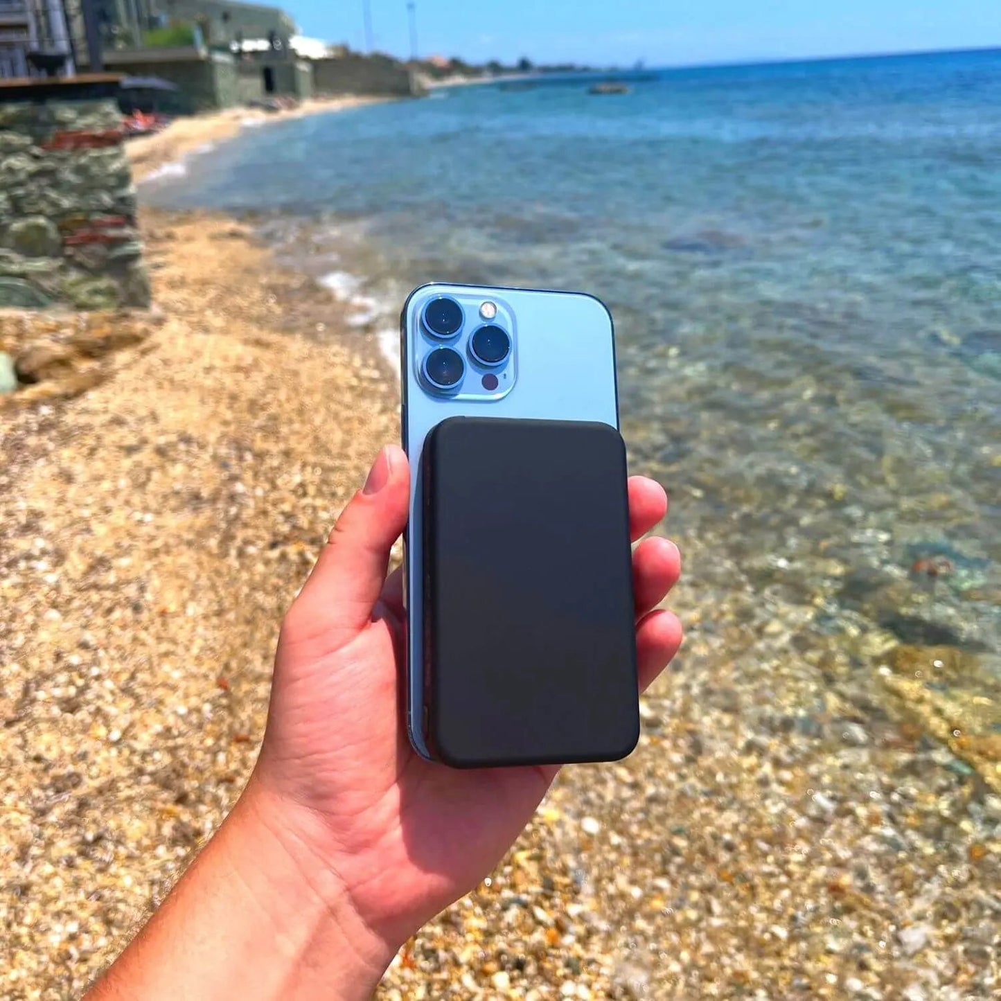 Wireless Charger Power Bank with Magnetic Design