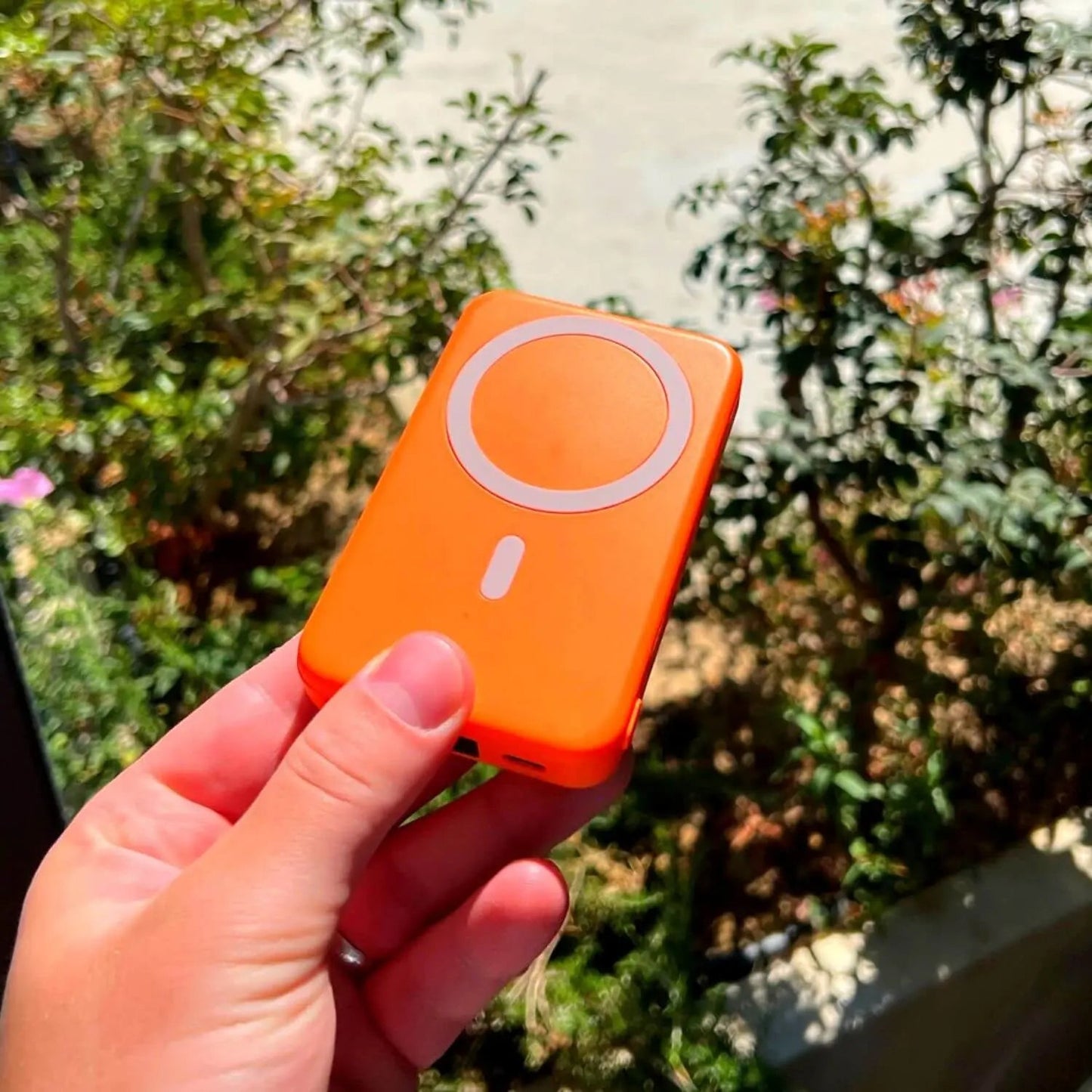 Wireless Charger Power Bank with Magnetic Design