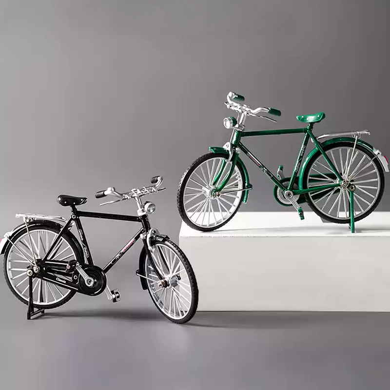 Retro Bicycle Model Ornament