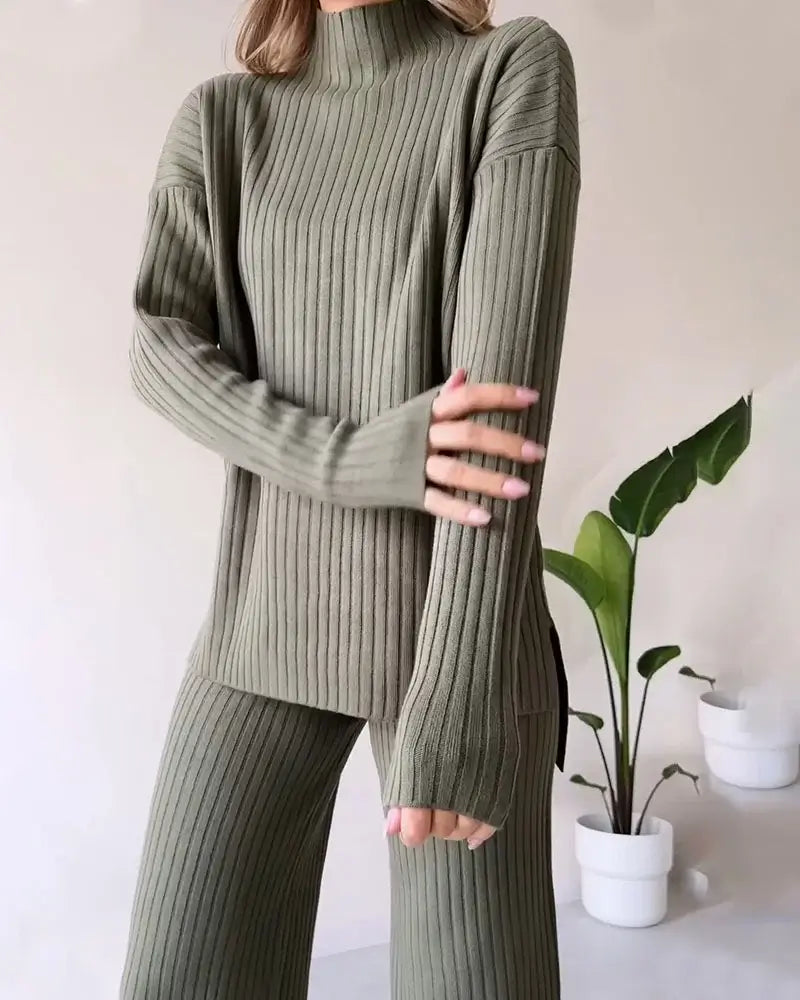 Elegant Avslappning: Chic Slits Casual Tvådelad Set