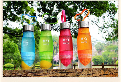 Water Bottle with Fruit Infuser and Juicer