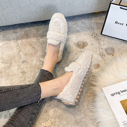 Fleece Lined Slippers for Warm Indoor Comfort