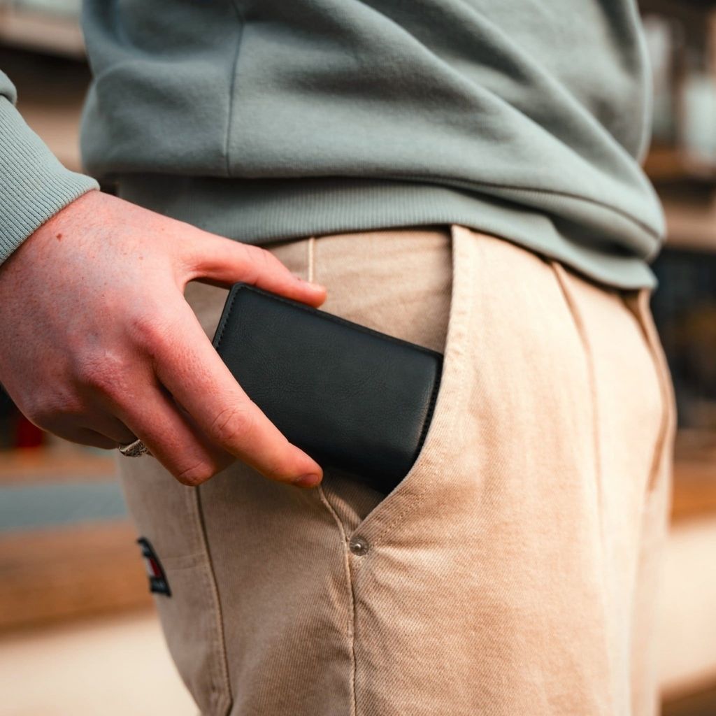 Leather Wallet with AirTag and RFID Blocker