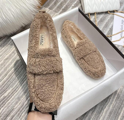 Fleece Lined Slippers for Warm Indoor Comfort