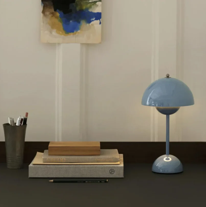 Table Lamp with Modern Touch Control Design