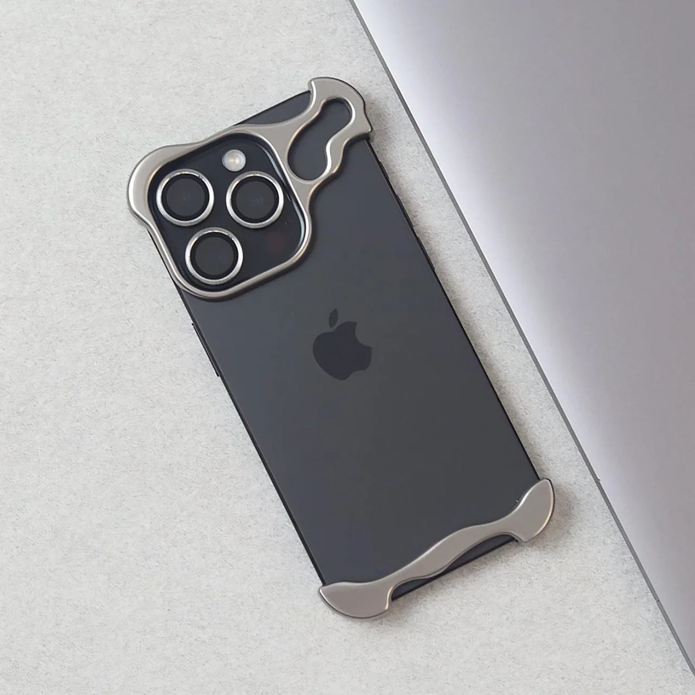 Mobile Phone Case with Slim Minimalist Design